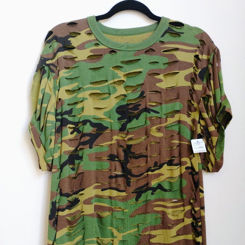 Medium camo distressed t-shirt